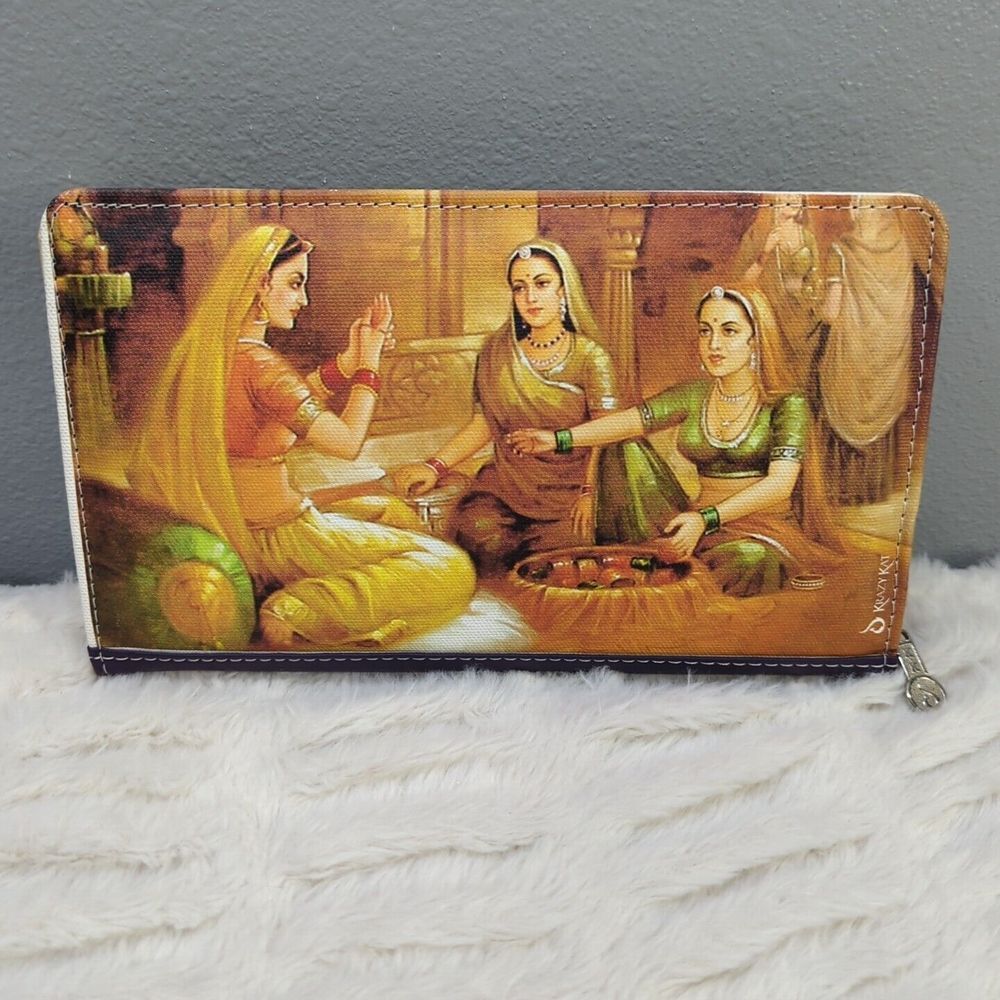 Krazy Kat NWOT Woman Selling Bangles Large Wallet